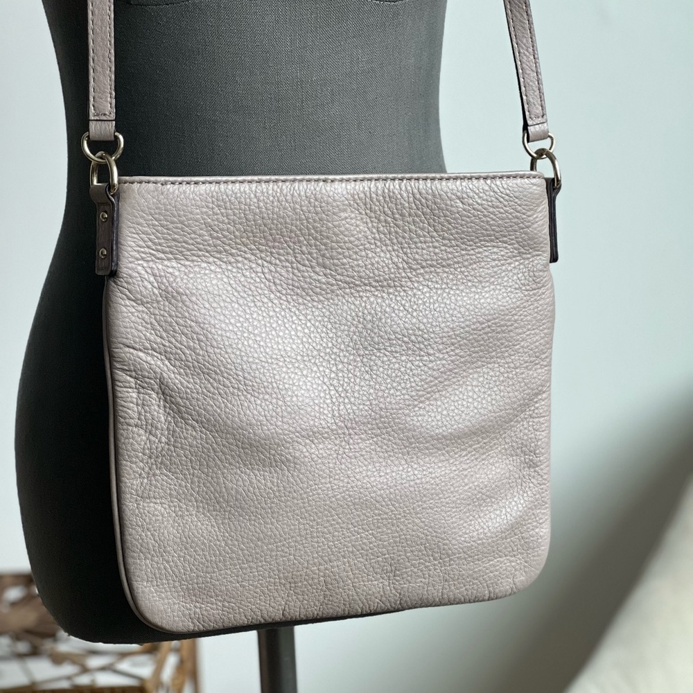 Kate Spade Cobble Hill Ellen Leather Crossbody & Dust Bag EUC - Picture 4 of 13